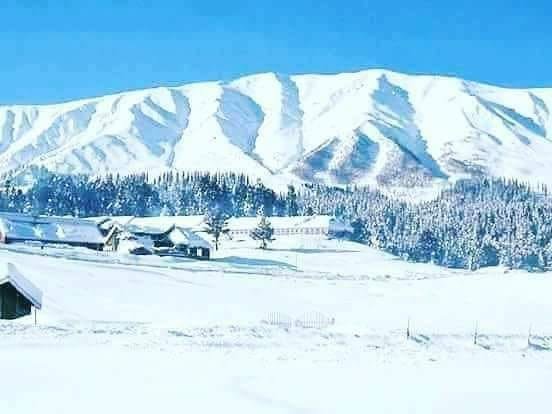aparwat summit gulmarg