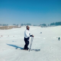 skiing gulmarg